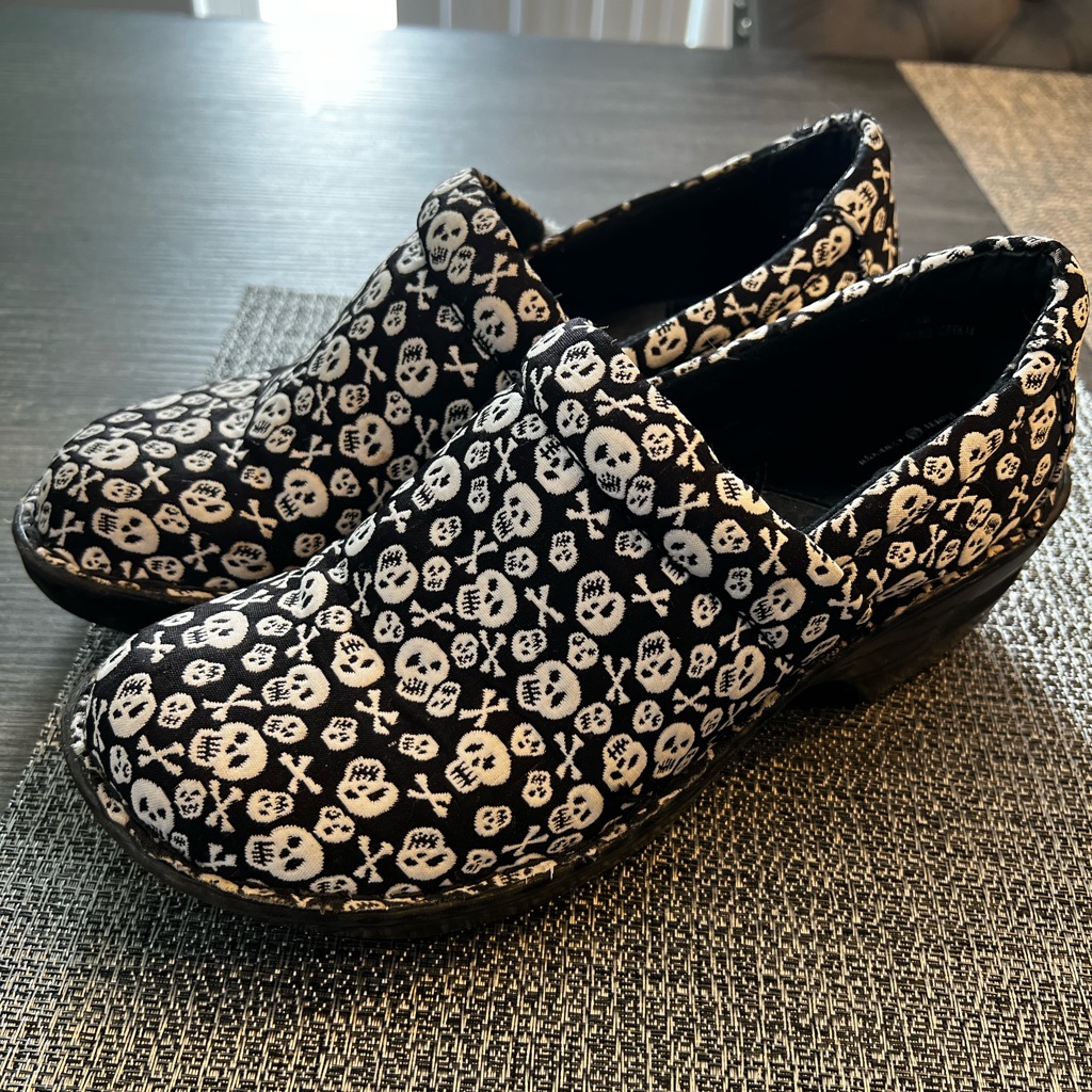 Boc Clogs Skull Pattern